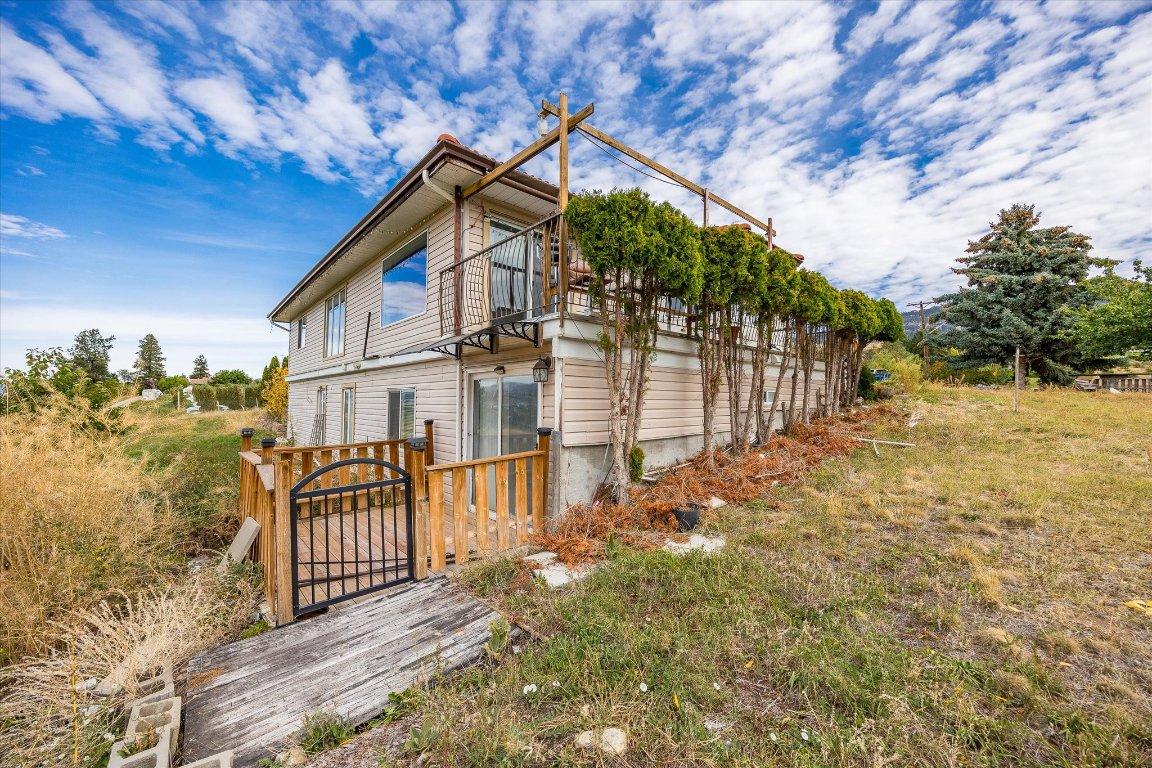 









848


Webster

Road,
Kelowna,




BC
V1P 1C2

