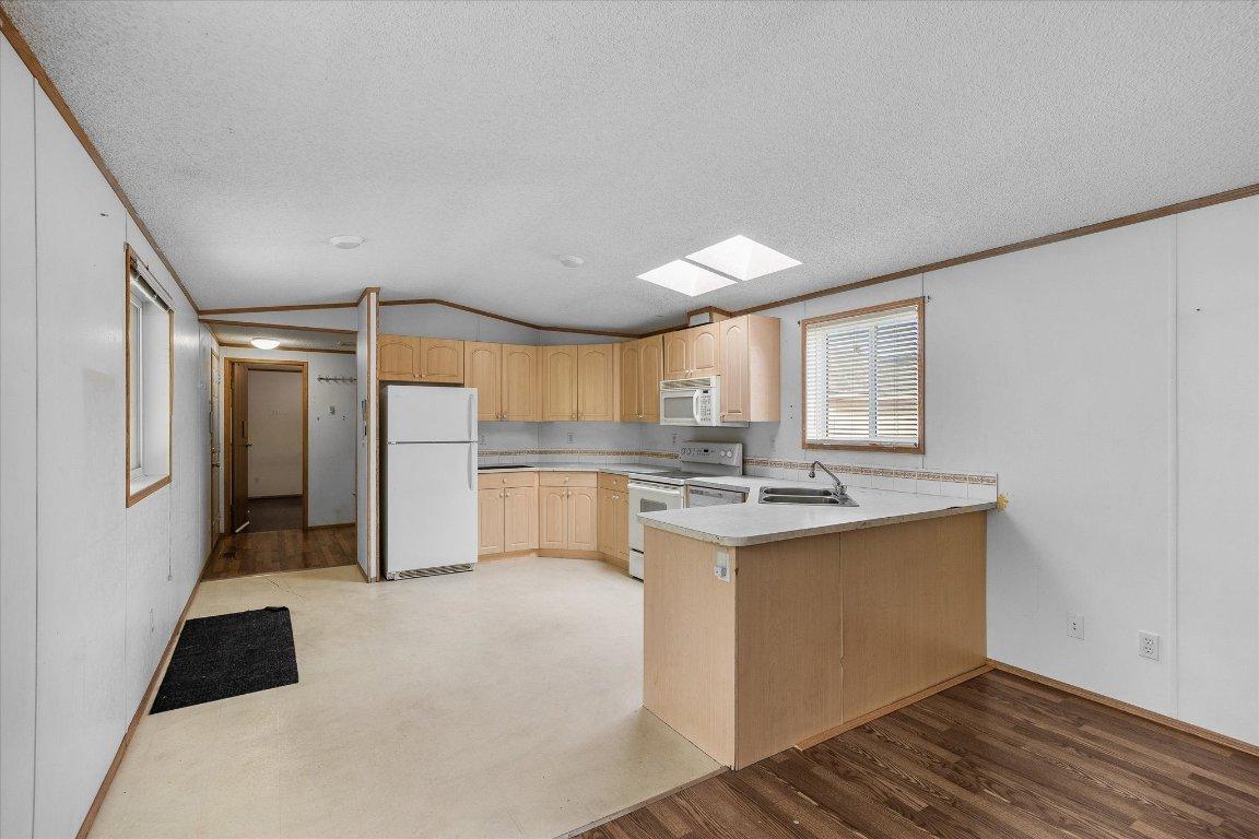 









848


Webster

Road,
Kelowna,




BC
V1P 1C2

