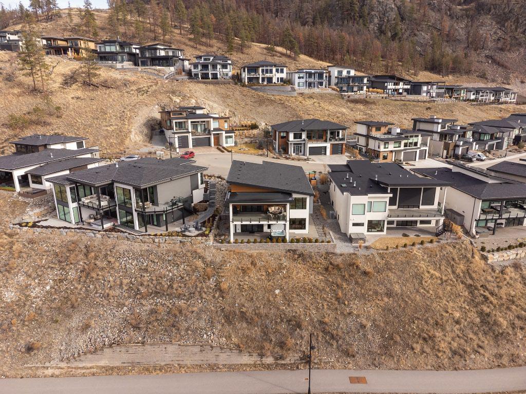 









9814


Beacon Hill

Crescent,
Lake Country,




BC
V4V 0A9

