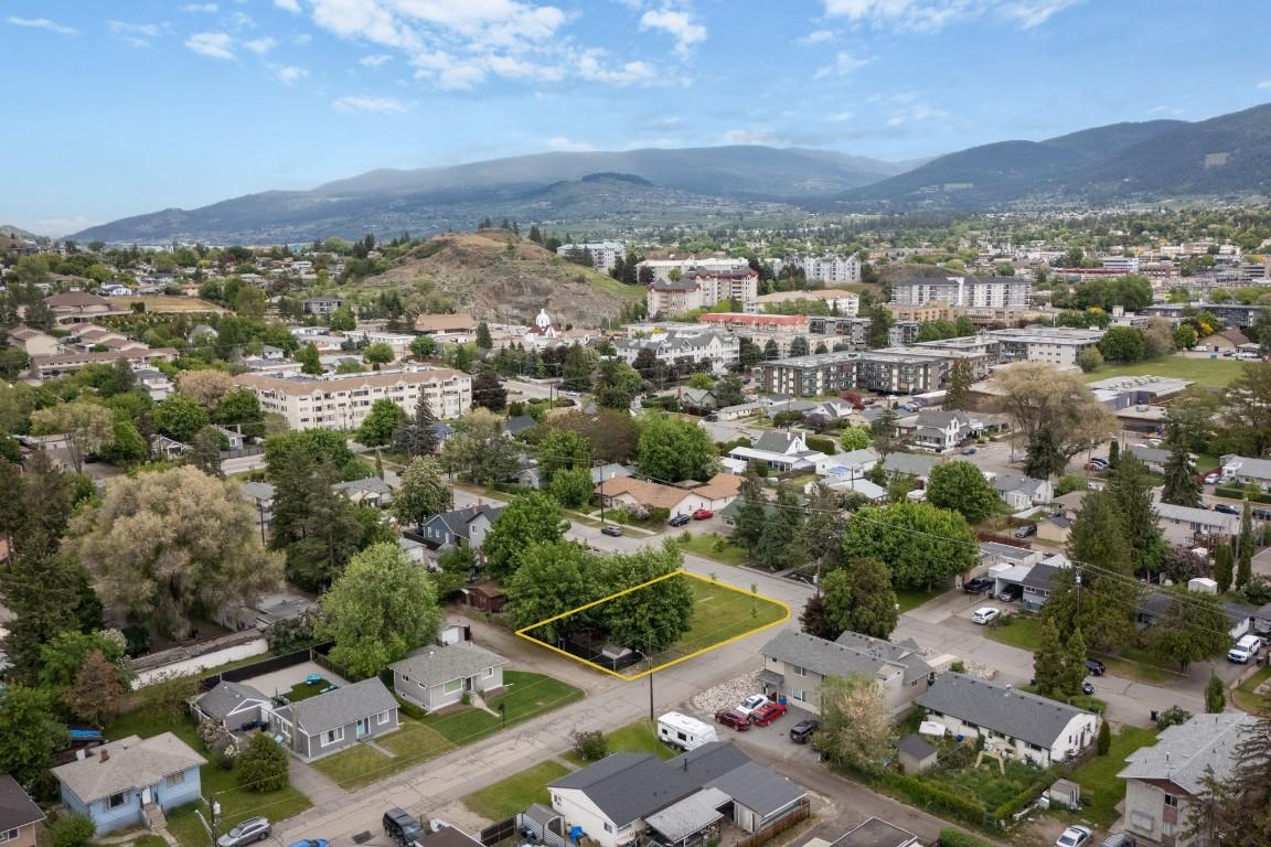 









2800


39

Street,
Vernon,




BC
V1T 6J4

