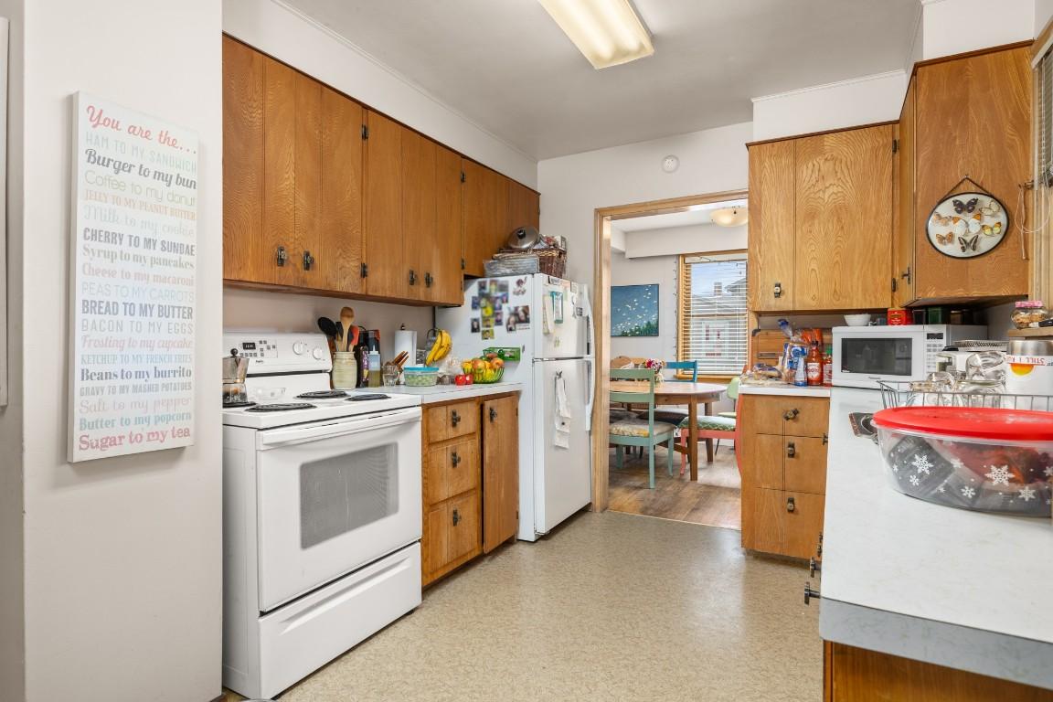 









2800


39

Street,
Vernon,




BC
V1T 6J4

