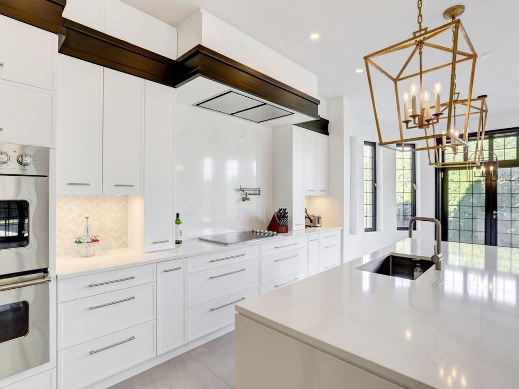 









6


Rue Bélair

,
L'Île-Bizard/Sainte-Geneviève (Montréal),




QC
H9E1R1

