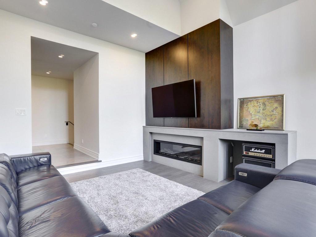 









6


Rue Bélair

,
L'Île-Bizard/Sainte-Geneviève (Montréal),




QC
H9E1R1

