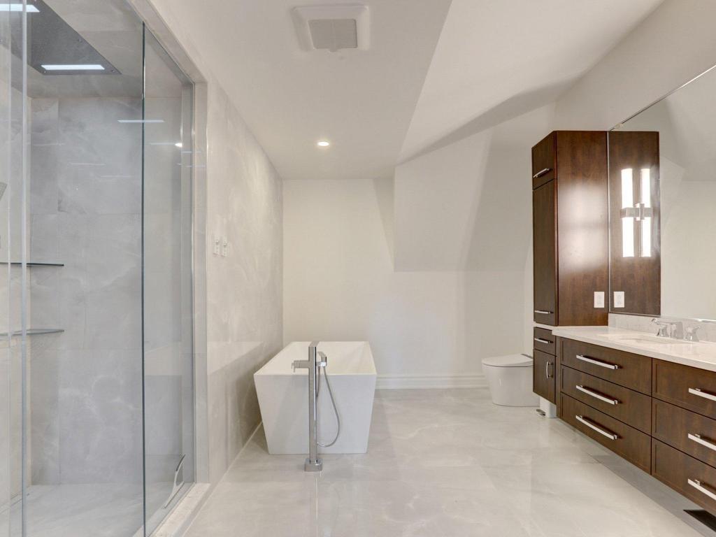 









6


Rue Bélair

,
L'Île-Bizard/Sainte-Geneviève (Montréal),




QC
H9E1R1

