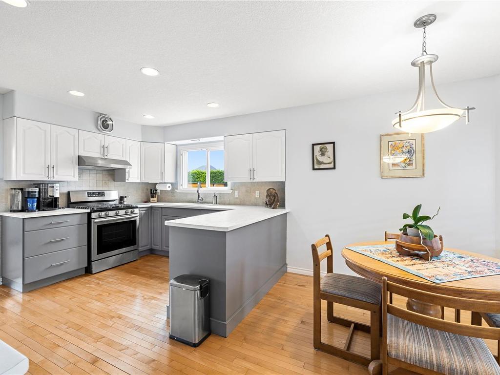 









1084


Aery View

Way,
Parksville,




BC
V9P 2N9

