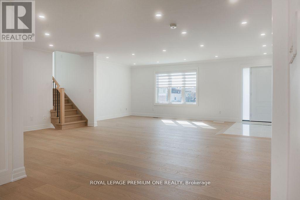 












286 WATERLOO AVENUE

,
Toronto,




Ontario
M3H3Z8

