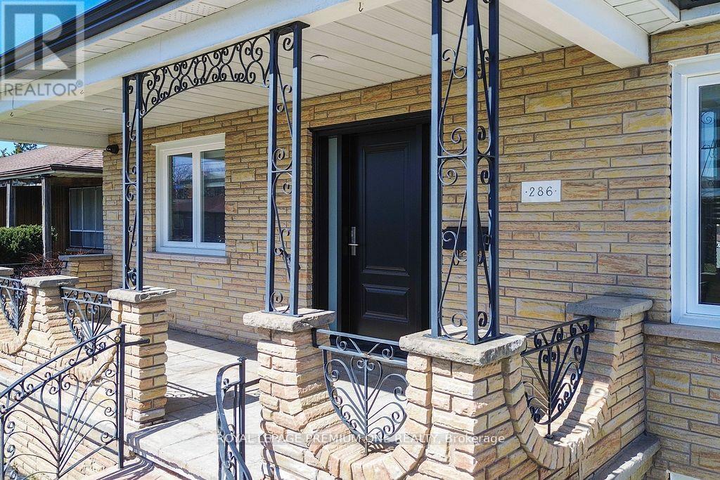 












286 WATERLOO AVENUE

,
Toronto,




Ontario
M3H3Z8


