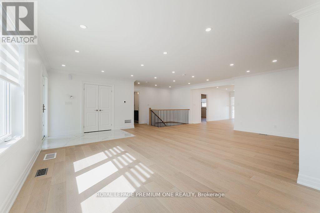 












286 WATERLOO AVENUE

,
Toronto,




Ontario
M3H3Z8

