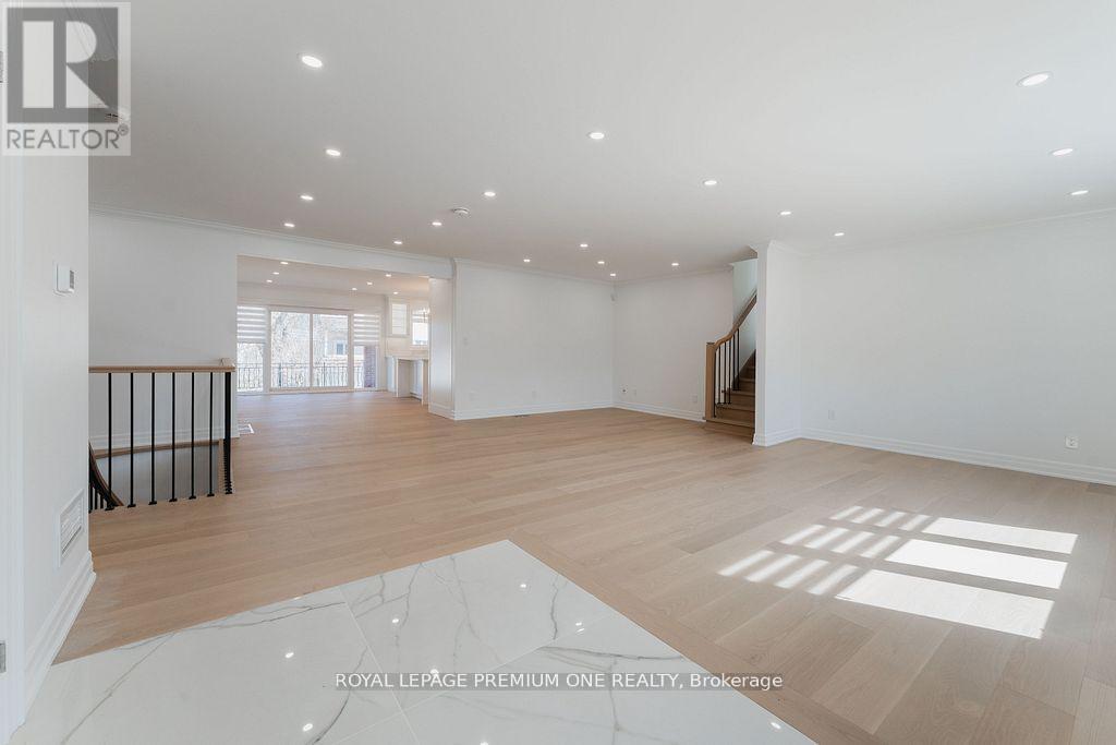 












286 WATERLOO AVENUE

,
Toronto,




Ontario
M3H3Z8

