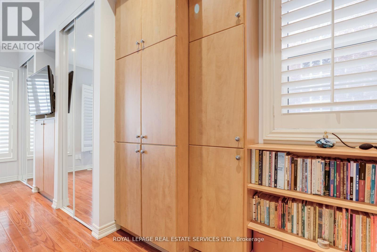 












12 - 1968 BLOOR STREET W

,
Toronto,




Ontario
M6P3K9

