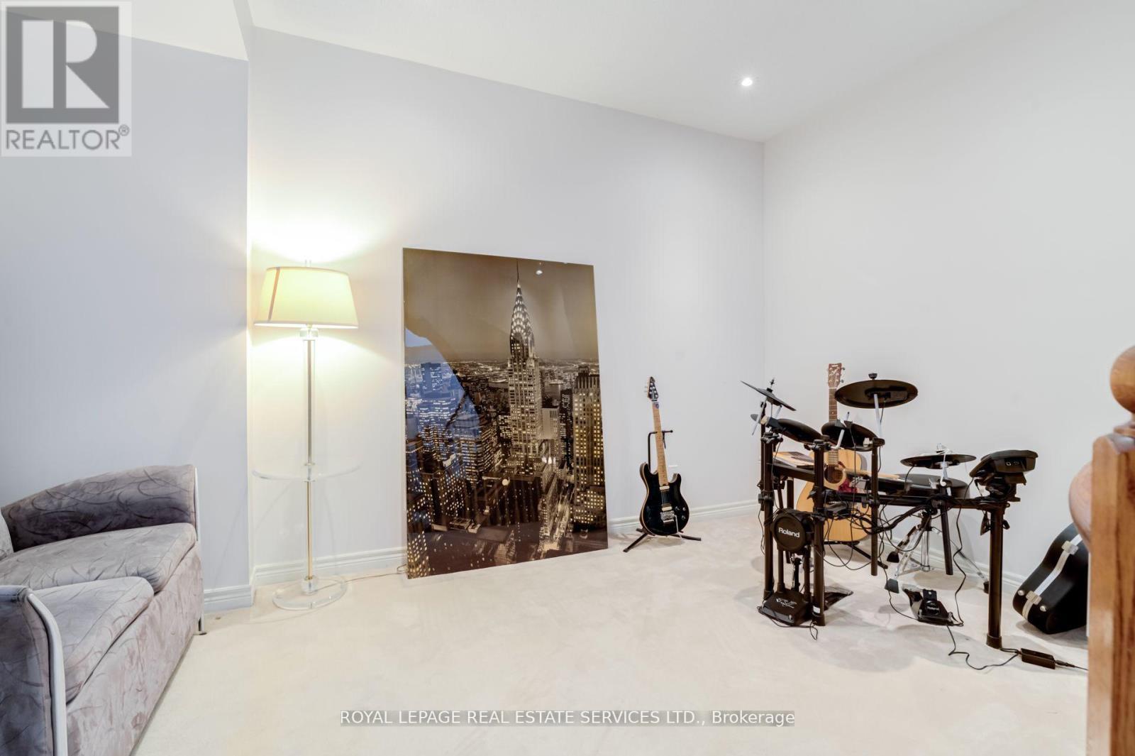 












12 - 1968 BLOOR STREET W

,
Toronto,




Ontario
M6P3K9

