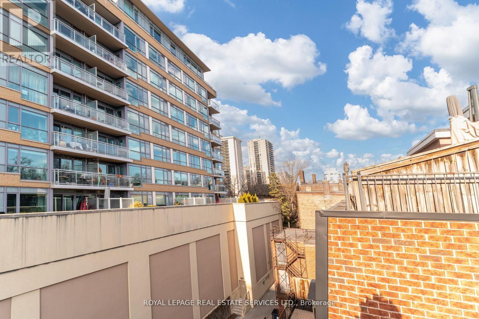 












12 - 1968 BLOOR STREET W

,
Toronto,




Ontario
M6P3K9

