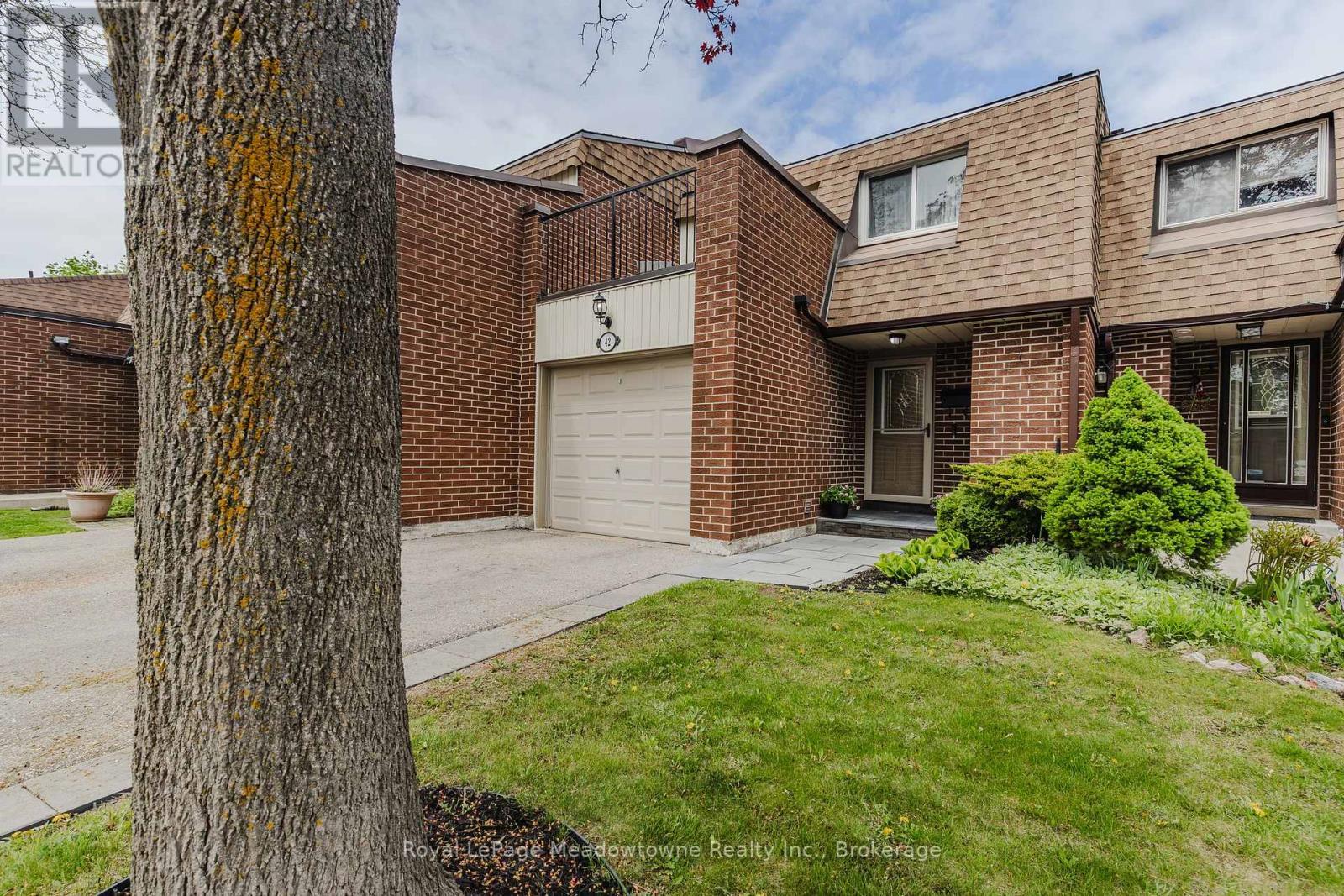 












42 - 6240 MONTEVIDEO ROAD

,
Mississauga (Meadowvale),




Ontario
L5N2N7

