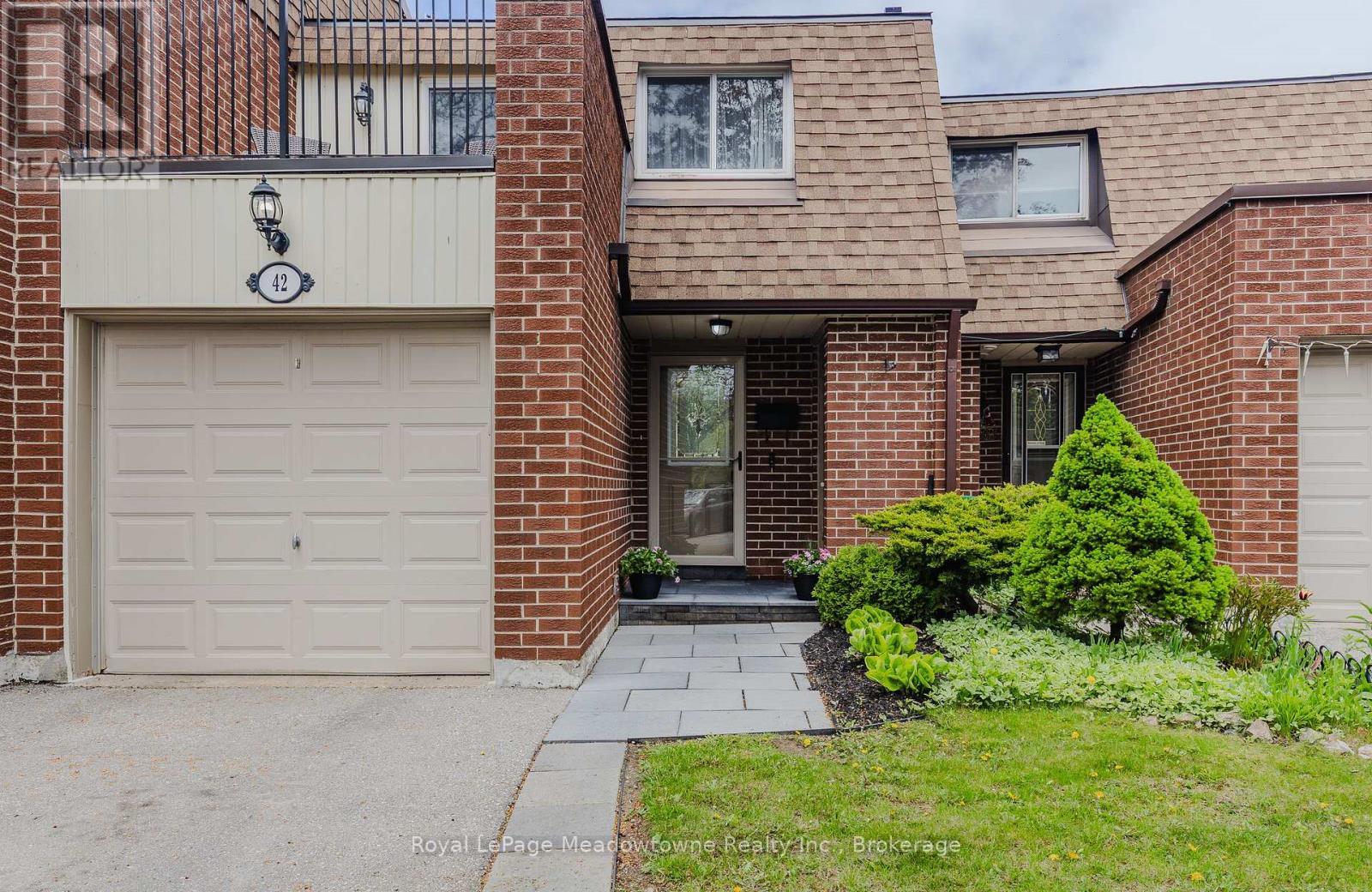 












42 - 6240 MONTEVIDEO ROAD

,
Mississauga (Meadowvale),




Ontario
L5N2N7

