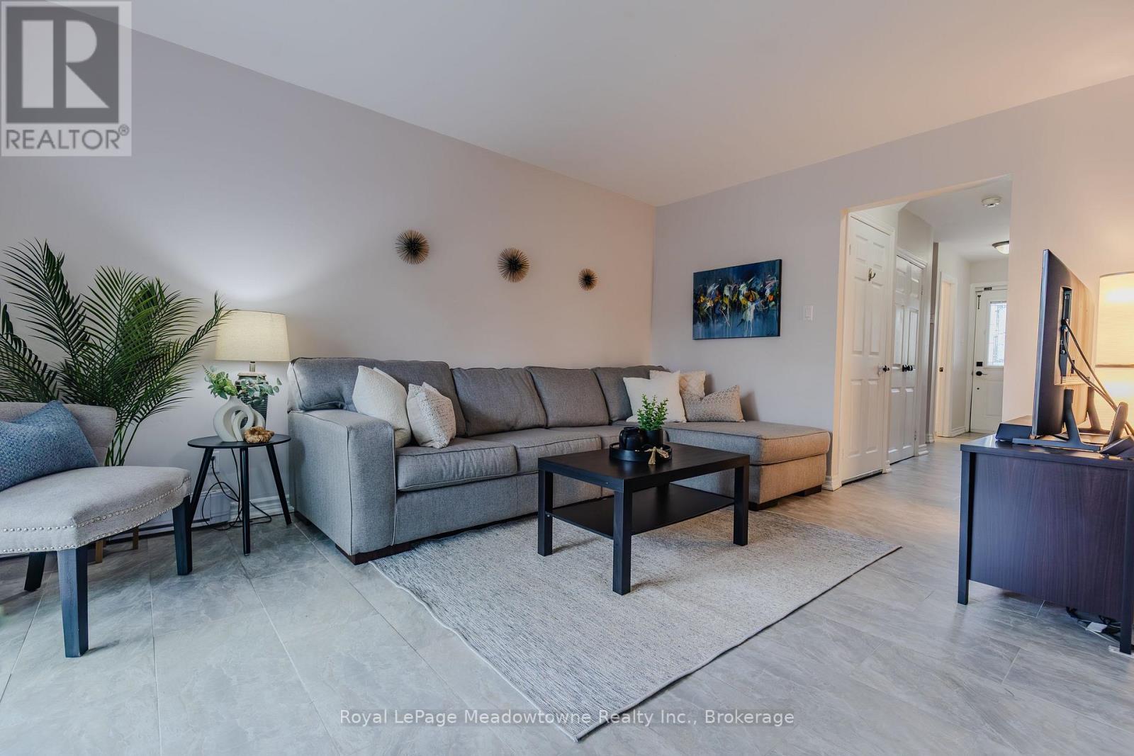 












42 - 6240 MONTEVIDEO ROAD

,
Mississauga (Meadowvale),




Ontario
L5N2N7

