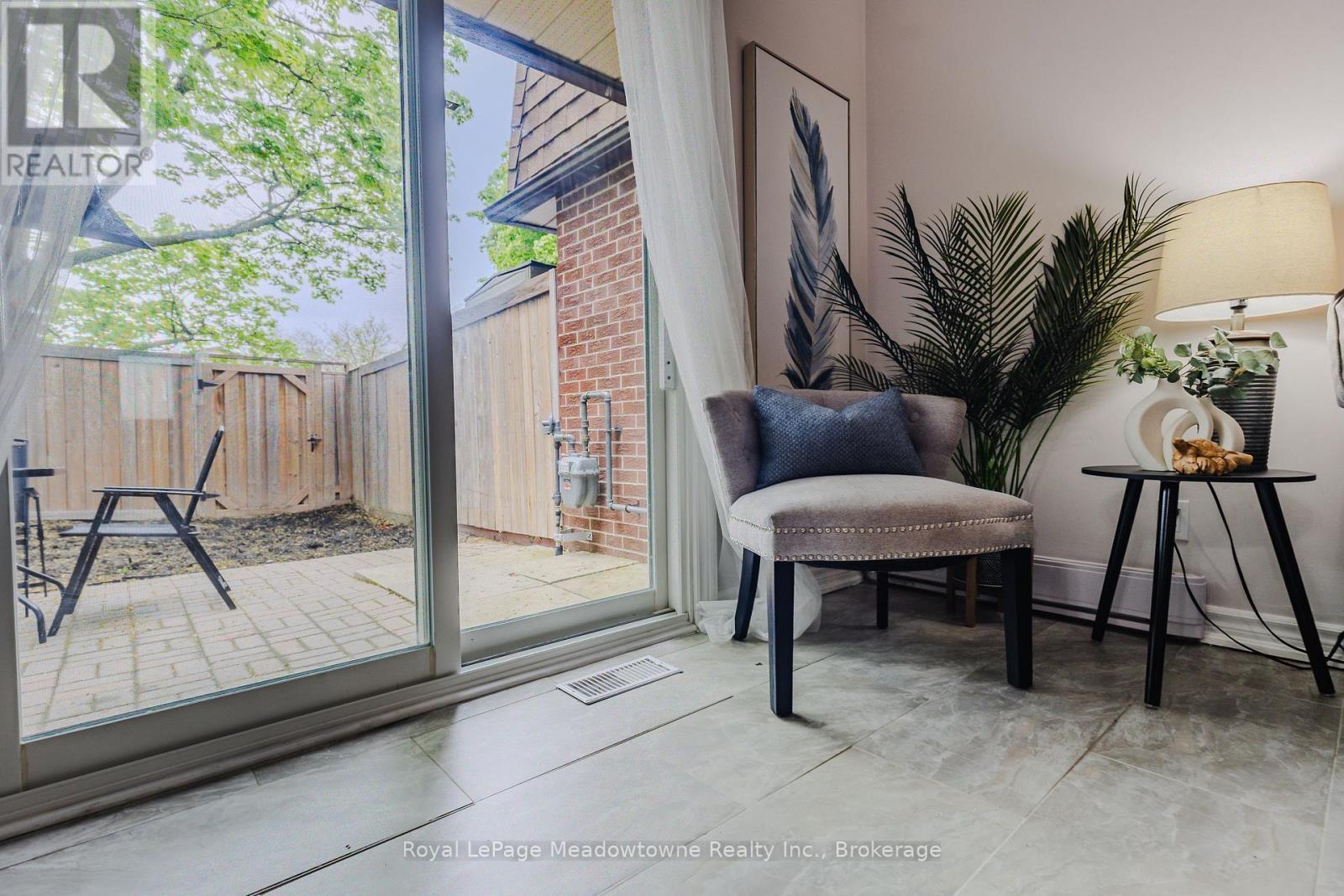 












42 - 6240 MONTEVIDEO ROAD

,
Mississauga (Meadowvale),




Ontario
L5N2N7


