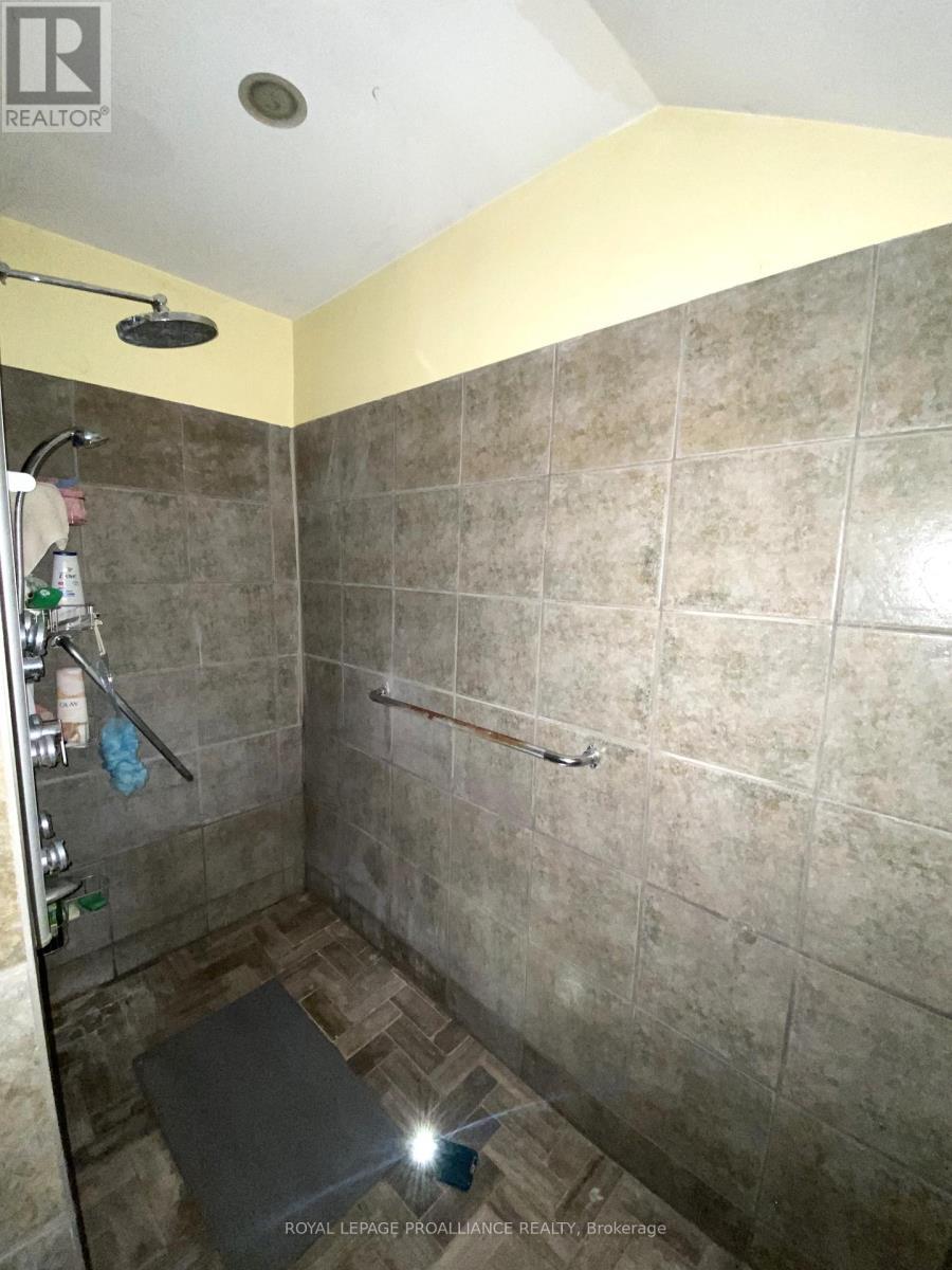 












2432 B COUNTY 8 ROAD S

,
Trent Hills,







Ontario
K7R3K7

