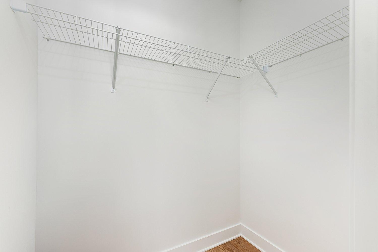 









200


Rue Marie-Charles-Le Moyne

, 2405,
Longueuil (Le Vieux-Longueuil),




QC
J4K8C2


