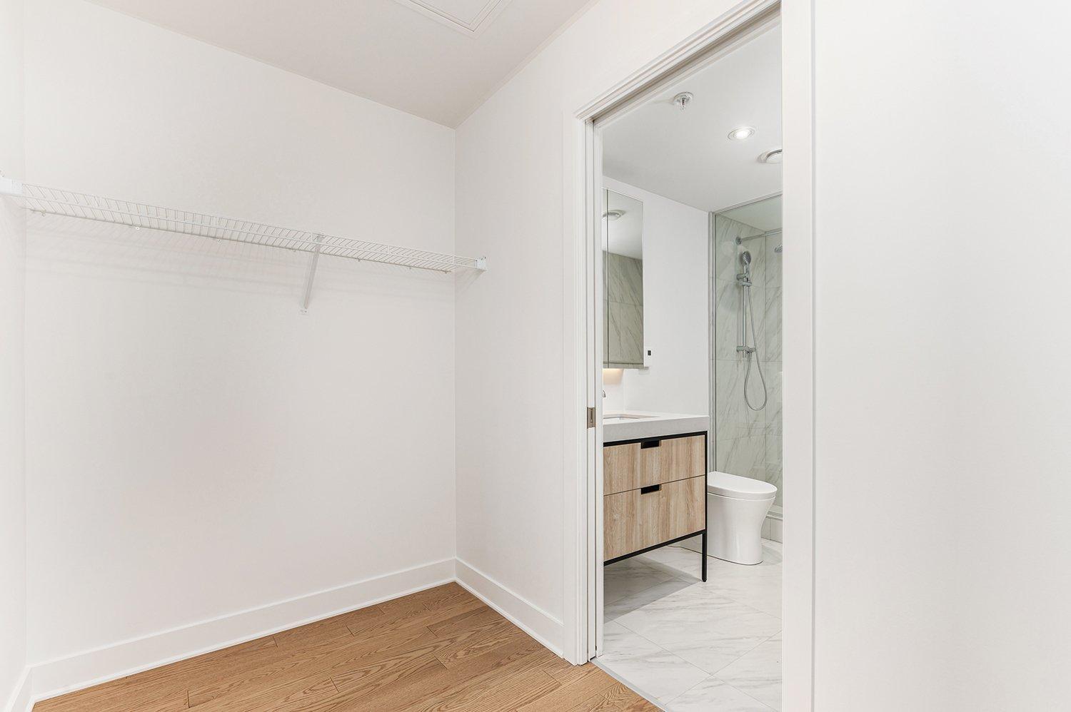









200


Rue Marie-Charles-Le Moyne

, 2405,
Longueuil (Le Vieux-Longueuil),




QC
J4K8C2

