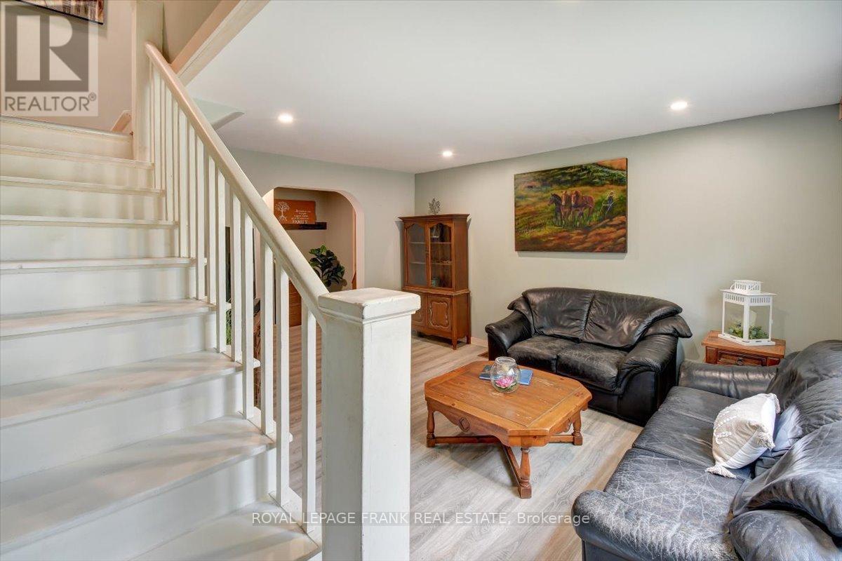 












1019 ANDERSON ROAD

,
Highlands East (Monmouth),




Ontario
K0L2Y0

