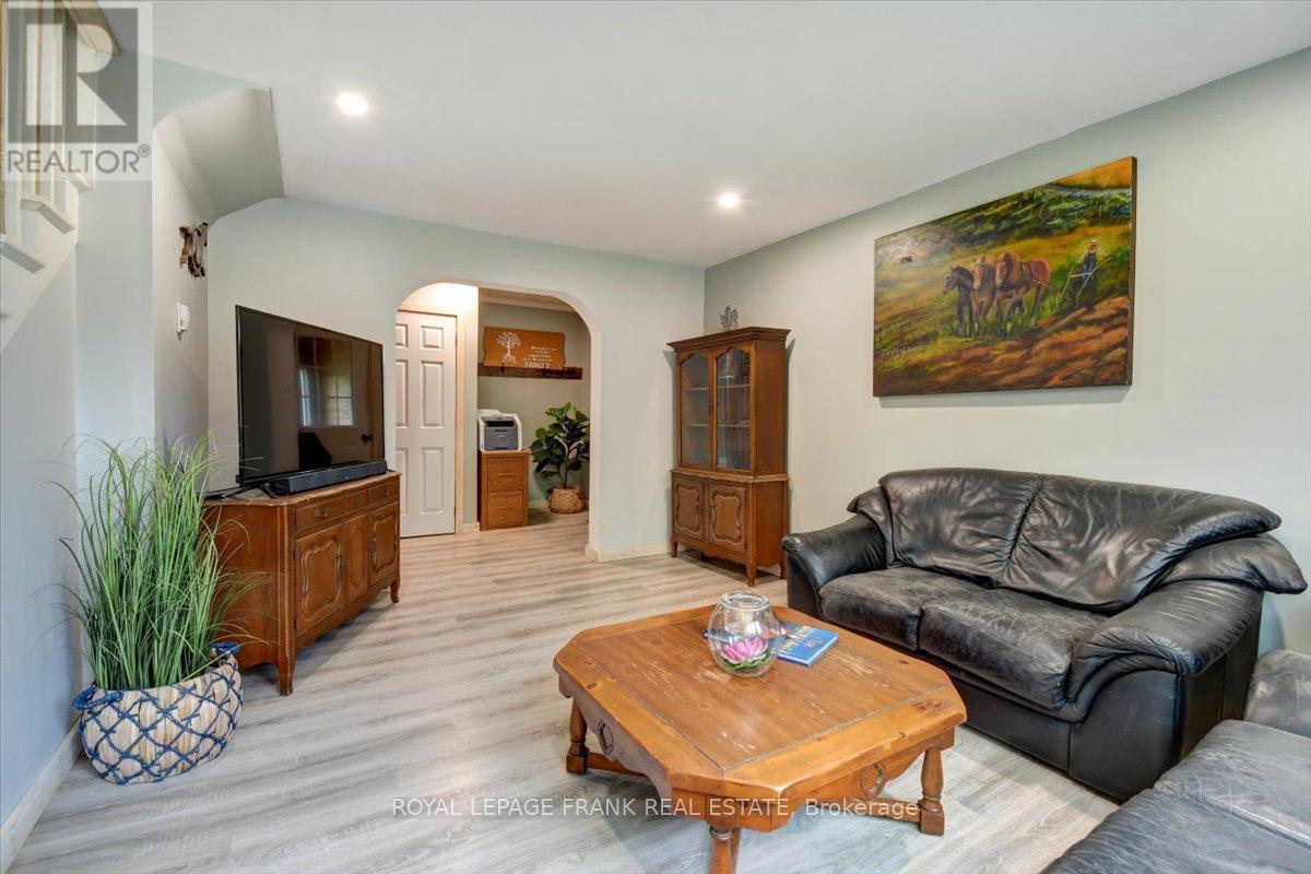 












1019 ANDERSON ROAD

,
Highlands East (Monmouth),




Ontario
K0L2Y0

