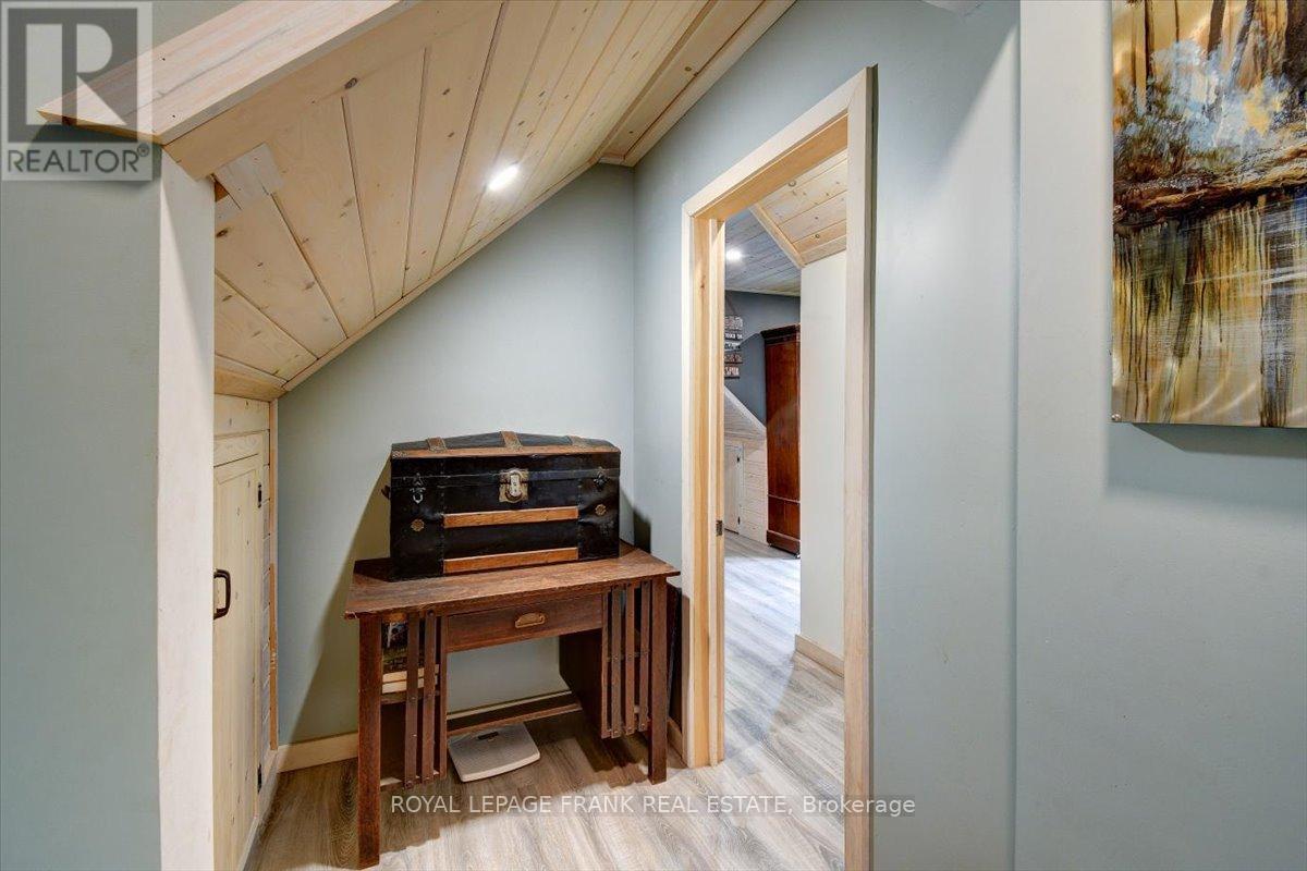 












1019 ANDERSON ROAD

,
Highlands East (Monmouth),




Ontario
K0L2Y0

