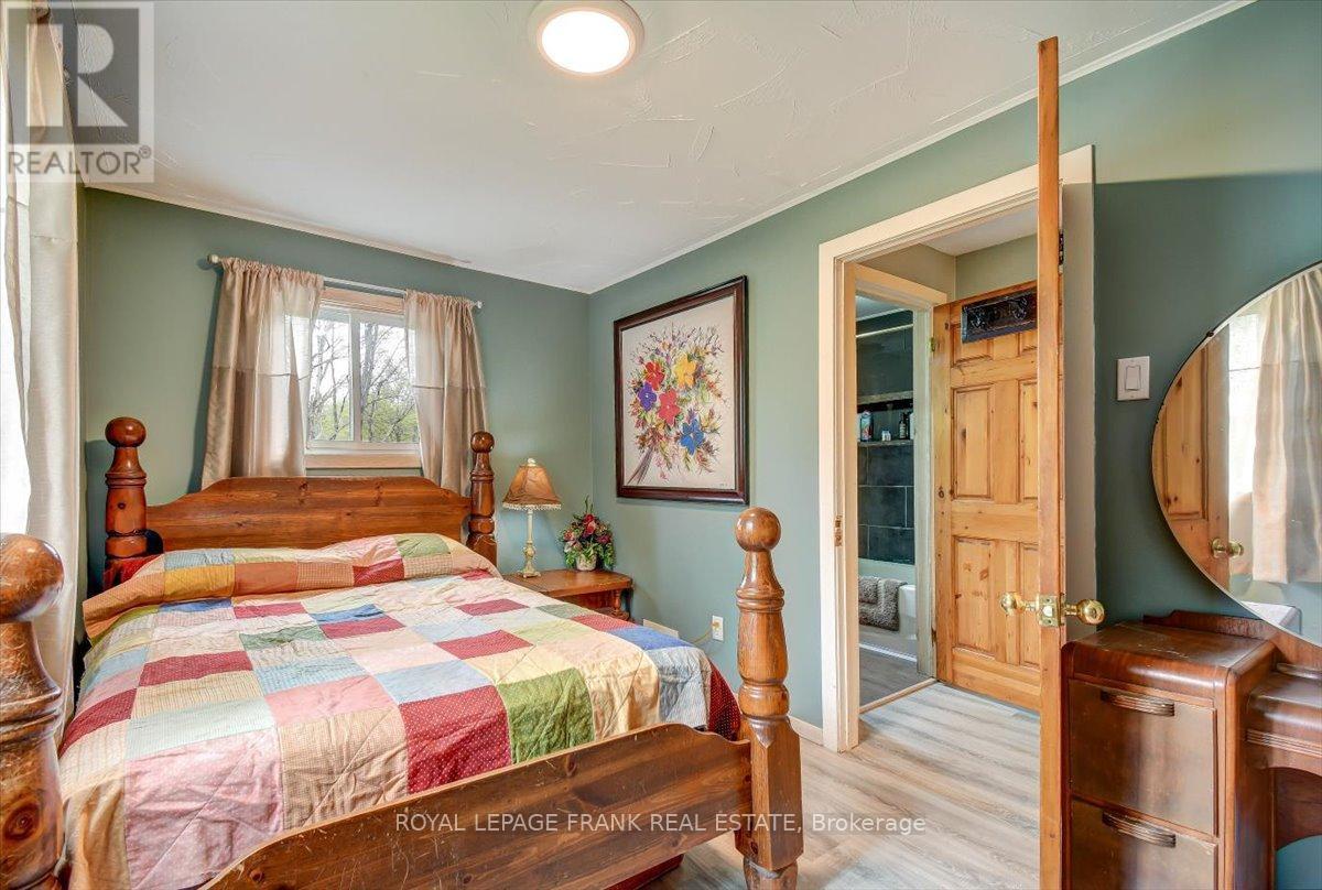 












1019 ANDERSON ROAD

,
Highlands East (Monmouth),




Ontario
K0L2Y0

