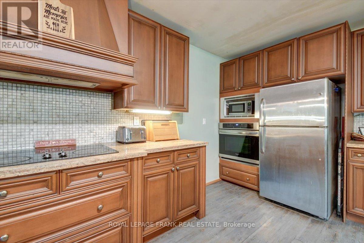 












1019 ANDERSON ROAD

,
Highlands East (Monmouth),




Ontario
K0L2Y0

