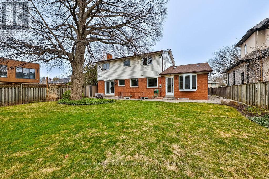 












196 SABEL STREET

,
Oakville (BR Bronte),




Ontario
L6L3V4

