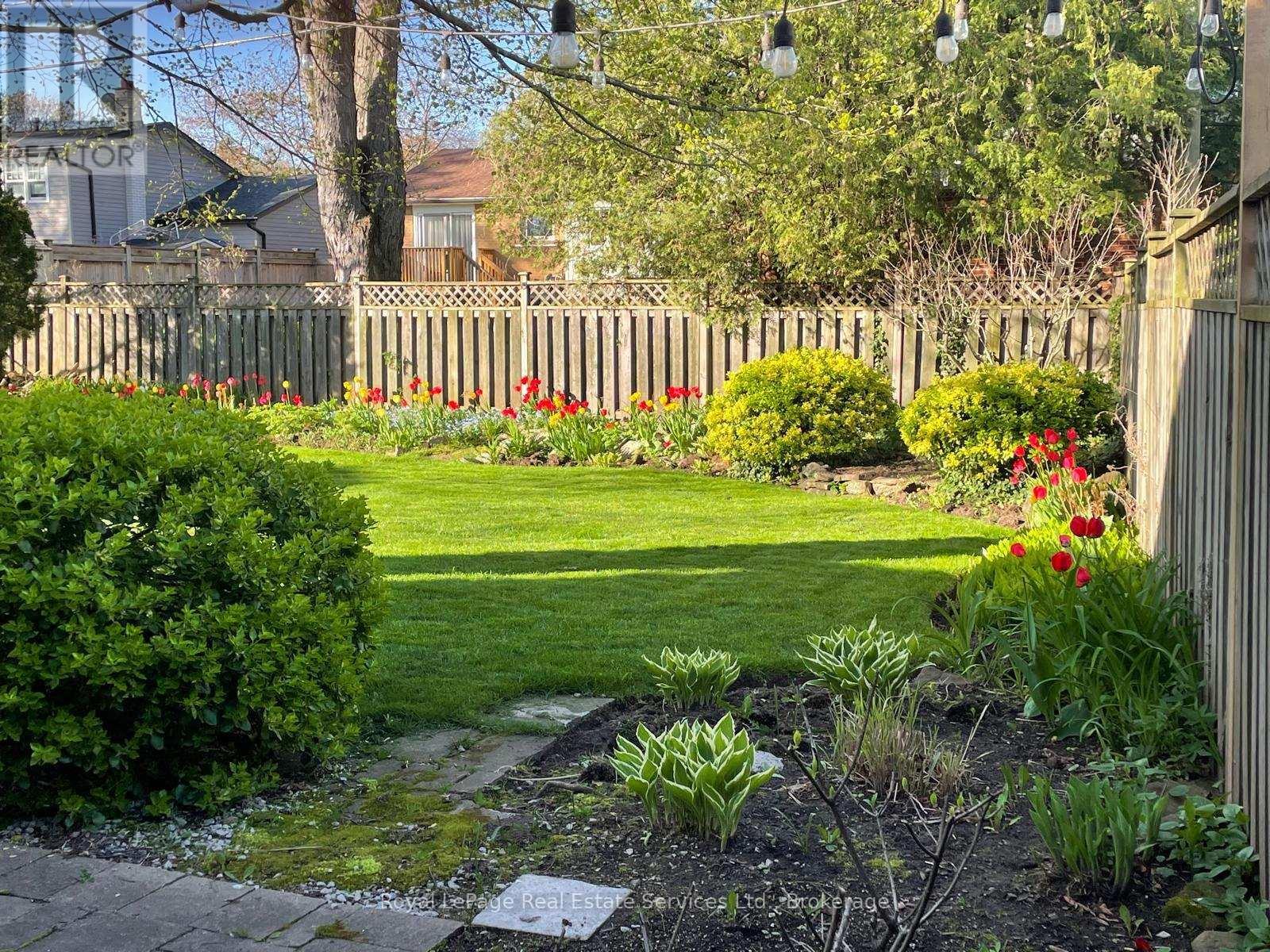 












196 SABEL STREET

,
Oakville (BR Bronte),




Ontario
L6L3V4

