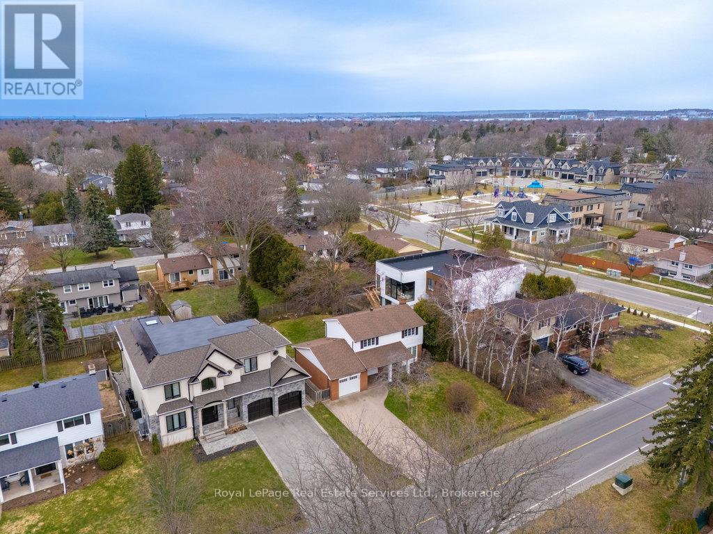 












196 SABEL STREET

,
Oakville (BR Bronte),




Ontario
L6L3V4

