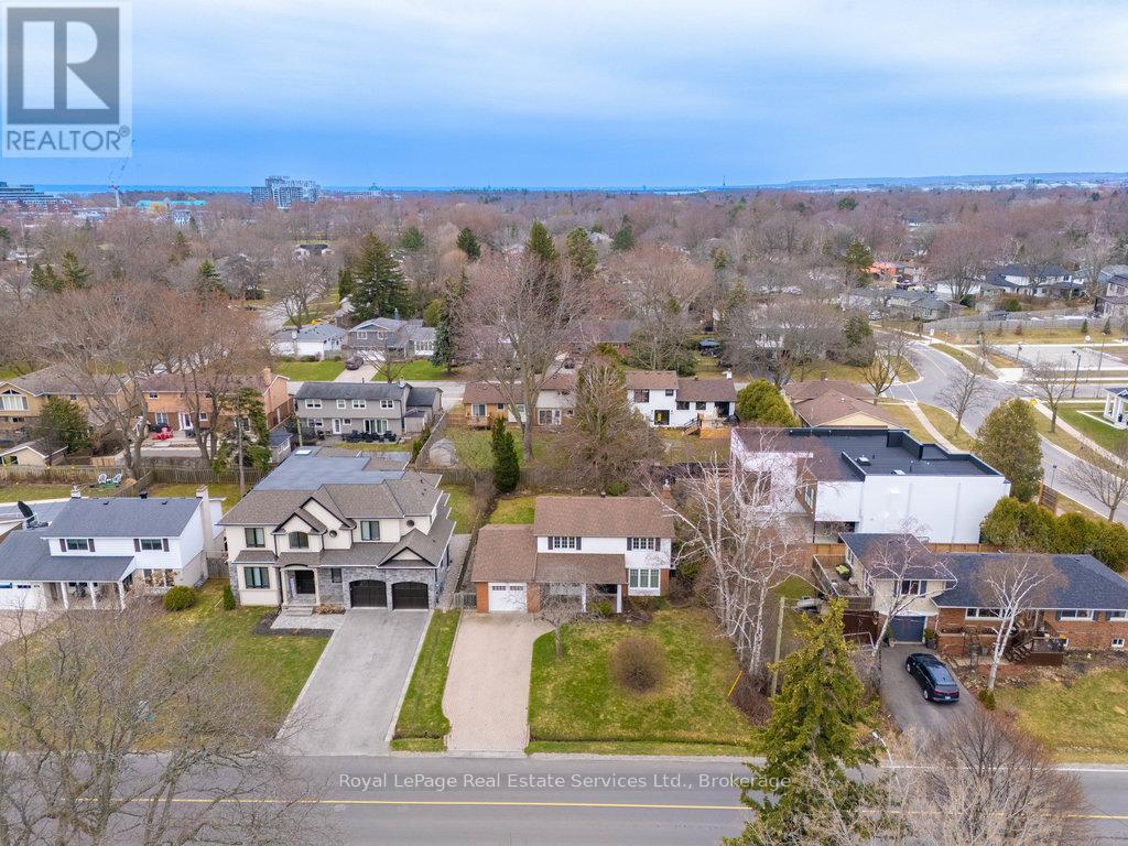 












196 SABEL STREET

,
Oakville (BR Bronte),




Ontario
L6L3V4

