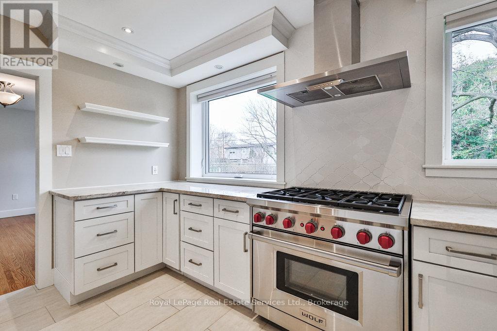 












196 SABEL STREET

,
Oakville (BR Bronte),




Ontario
L6L3V4

