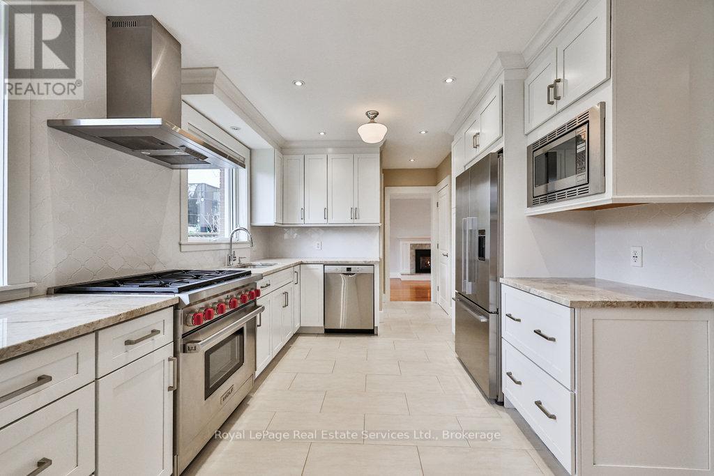 












196 SABEL STREET

,
Oakville (BR Bronte),




Ontario
L6L3V4

