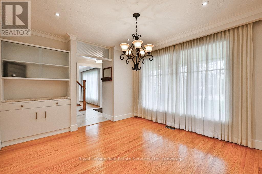 












196 SABEL STREET

,
Oakville (BR Bronte),




Ontario
L6L3V4

