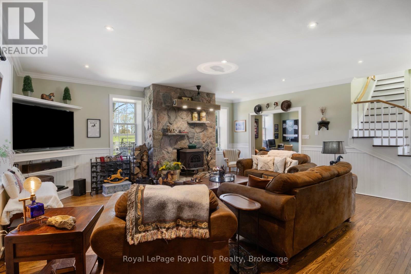 












5228 FIRST LINE

,
Erin,




Ontario
L7J2L9


