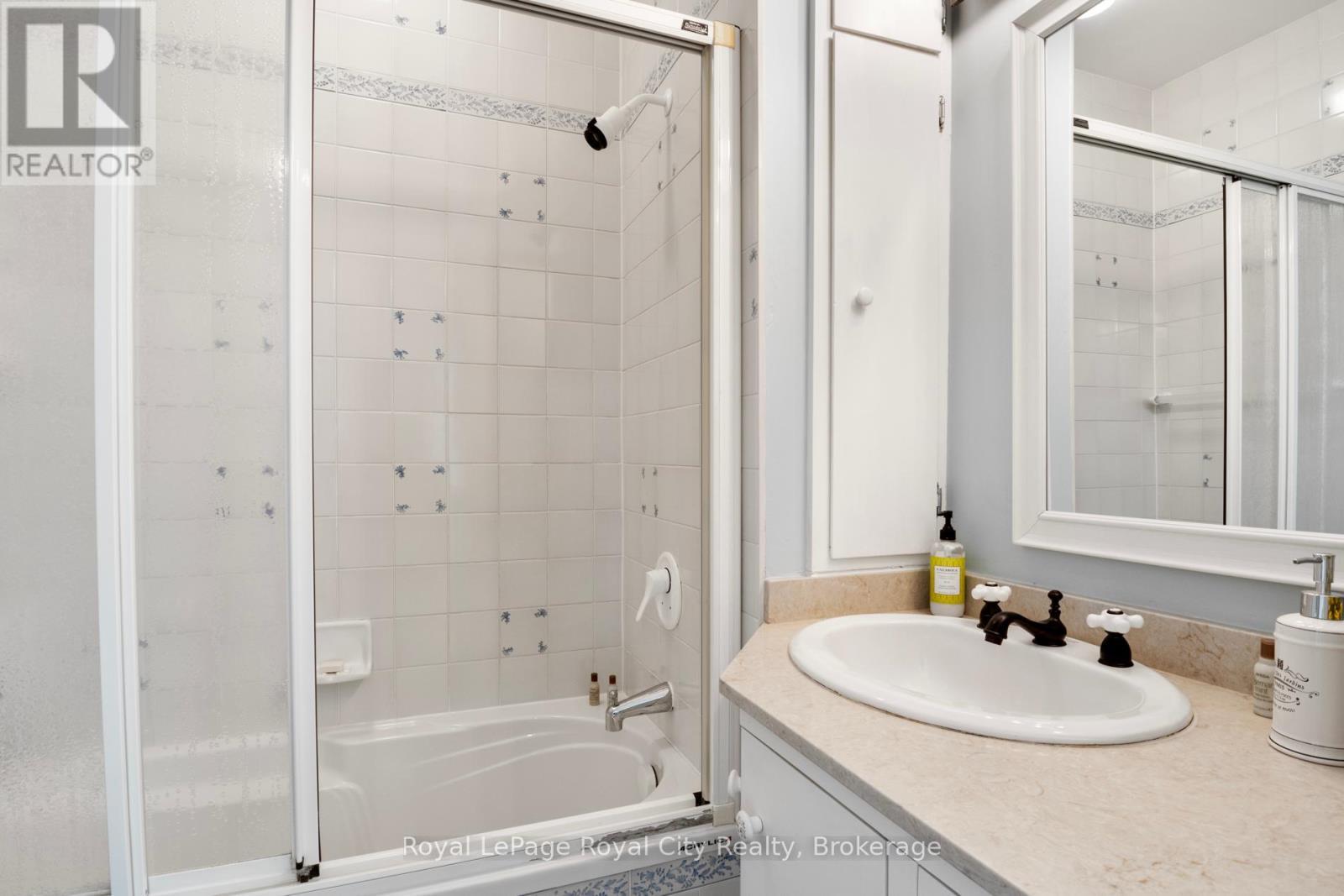 












5228 FIRST LINE

,
Erin,




Ontario
L7J2L9

