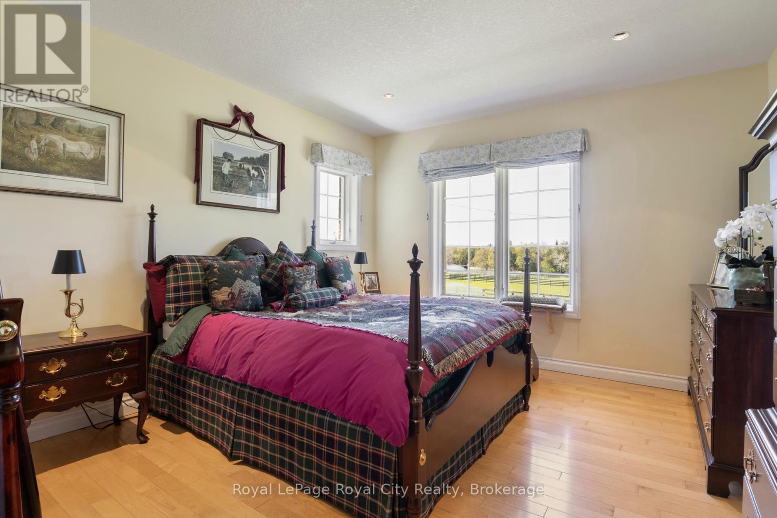 












5228 FIRST LINE

,
Erin,




Ontario
L7J2L9

