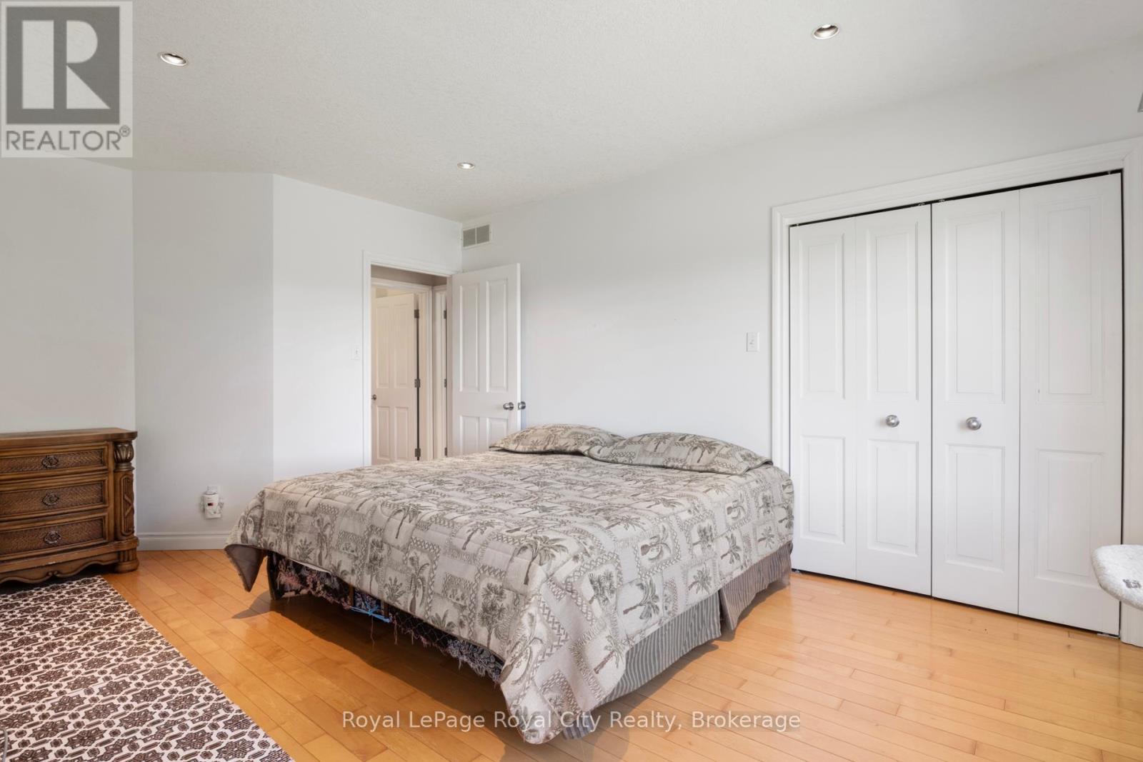 












5228 FIRST LINE

,
Erin,




Ontario
L7J2L9

