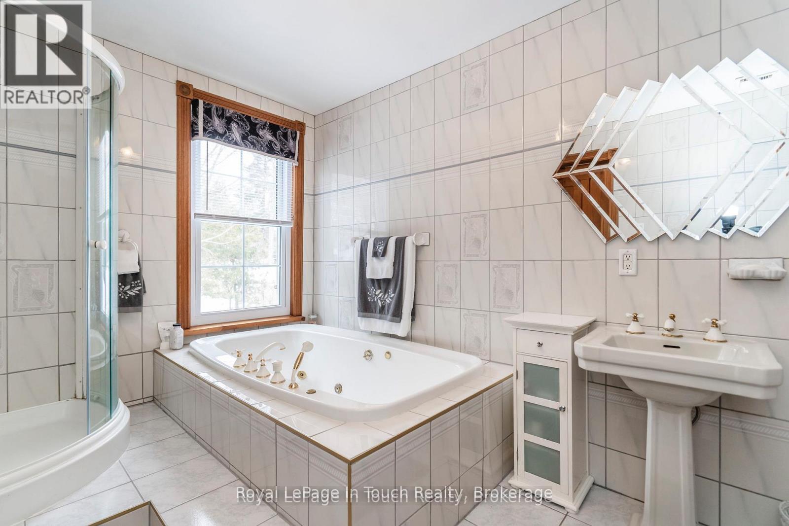 












306 CHURCH STREET

,
Penetanguishene,




Ontario
L9M1G5

