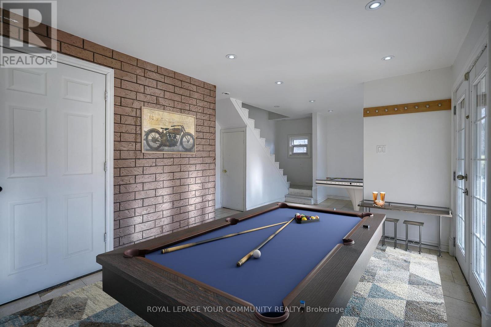 












20364 ST. ANDREWS ROAD

,
Caledon,




Ontario
L7K2C9

