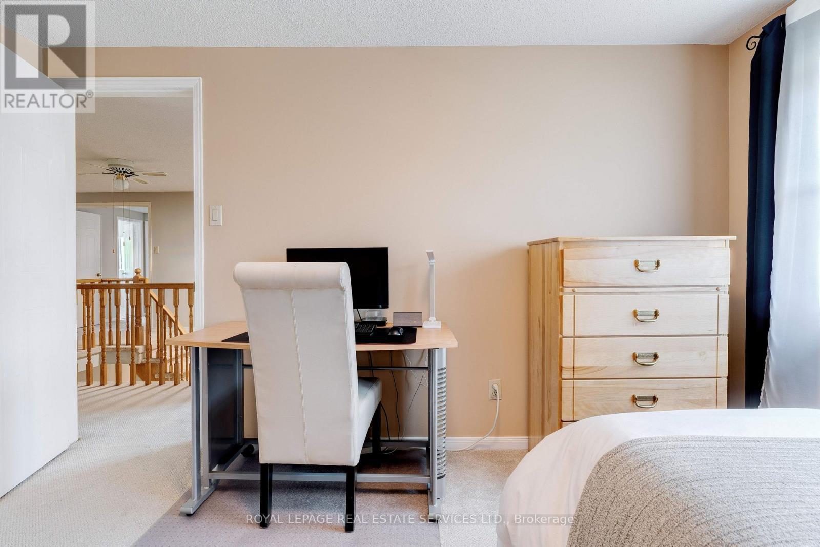 












2053 DEER RUN AVENUE

,
Burlington,




Ontario
L7M2S1

