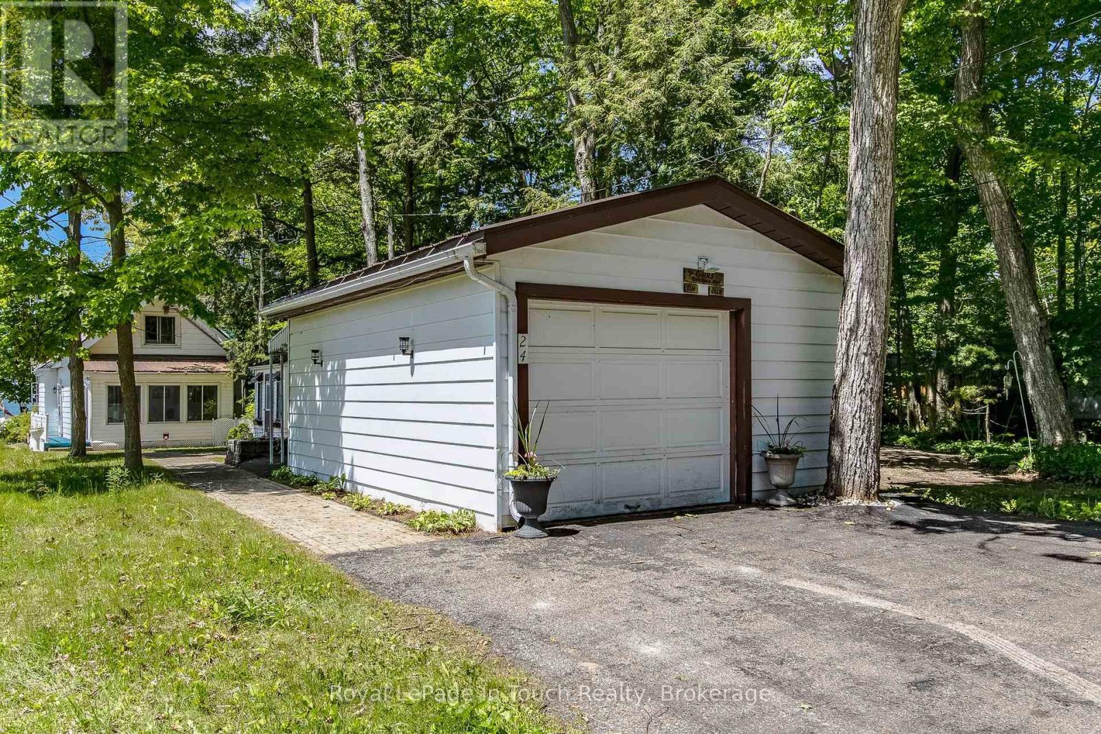 












24 BELGROVE

,
Tiny,




Ontario
L0L2J0


