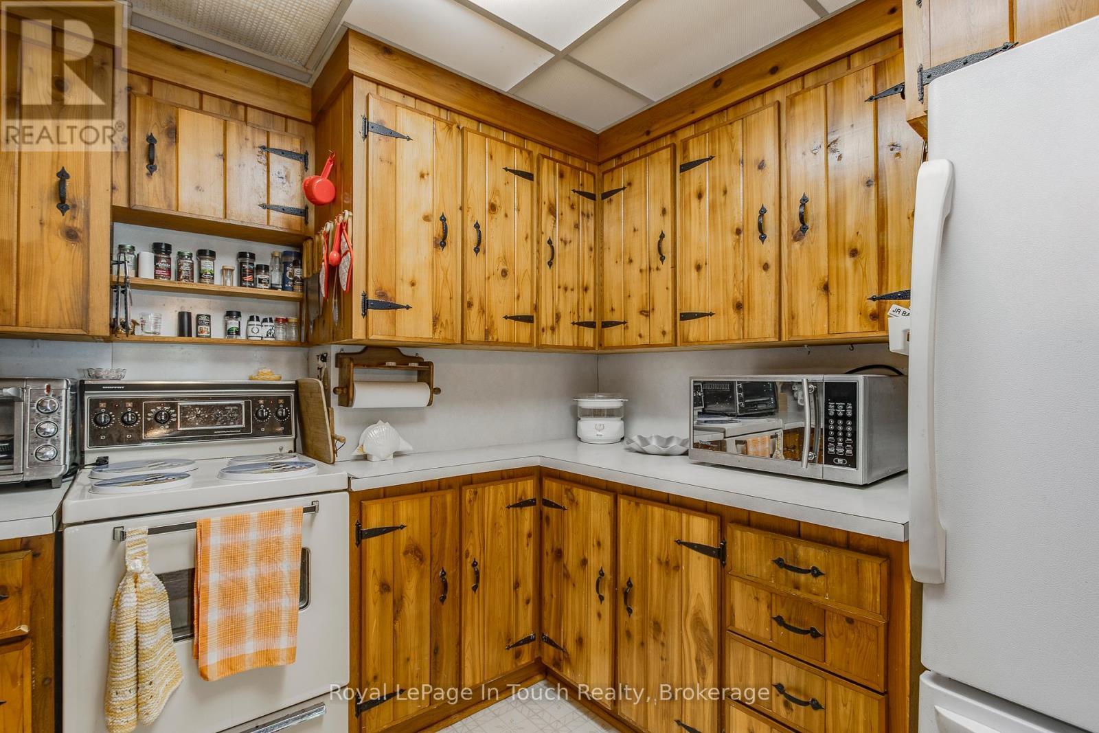 












24 BELGROVE

,
Tiny,




Ontario
L0L2J0

