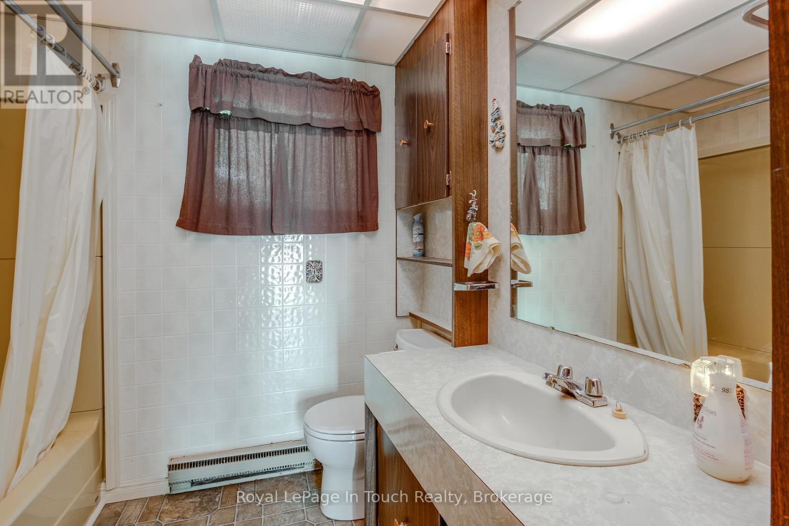 












24 BELGROVE

,
Tiny,




Ontario
L0L2J0

