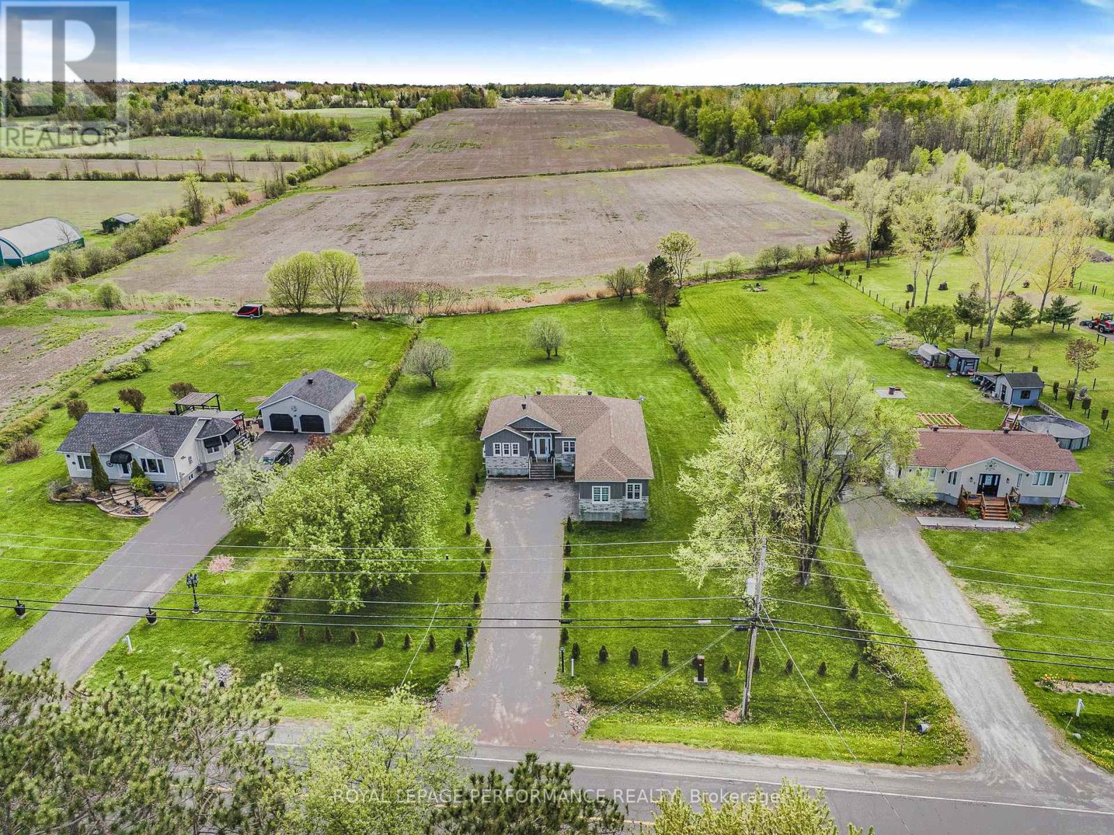












3726 FRONT ROAD

,
Champlain,




Ontario
K6A2T4

