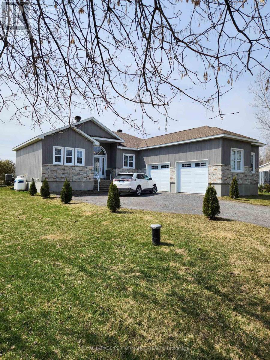 












3726 FRONT ROAD

,
Champlain,




Ontario
K6A2T4

