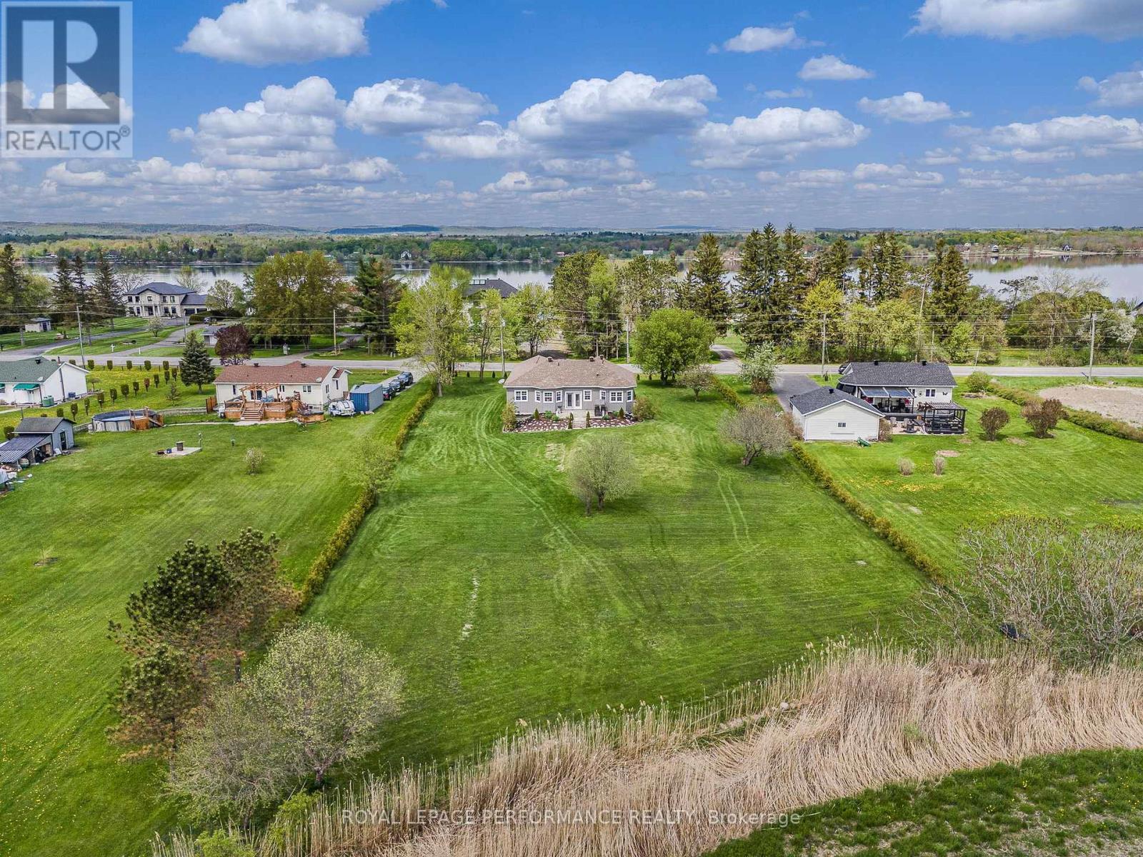 












3726 FRONT ROAD

,
Champlain,




Ontario
K6A2T4

