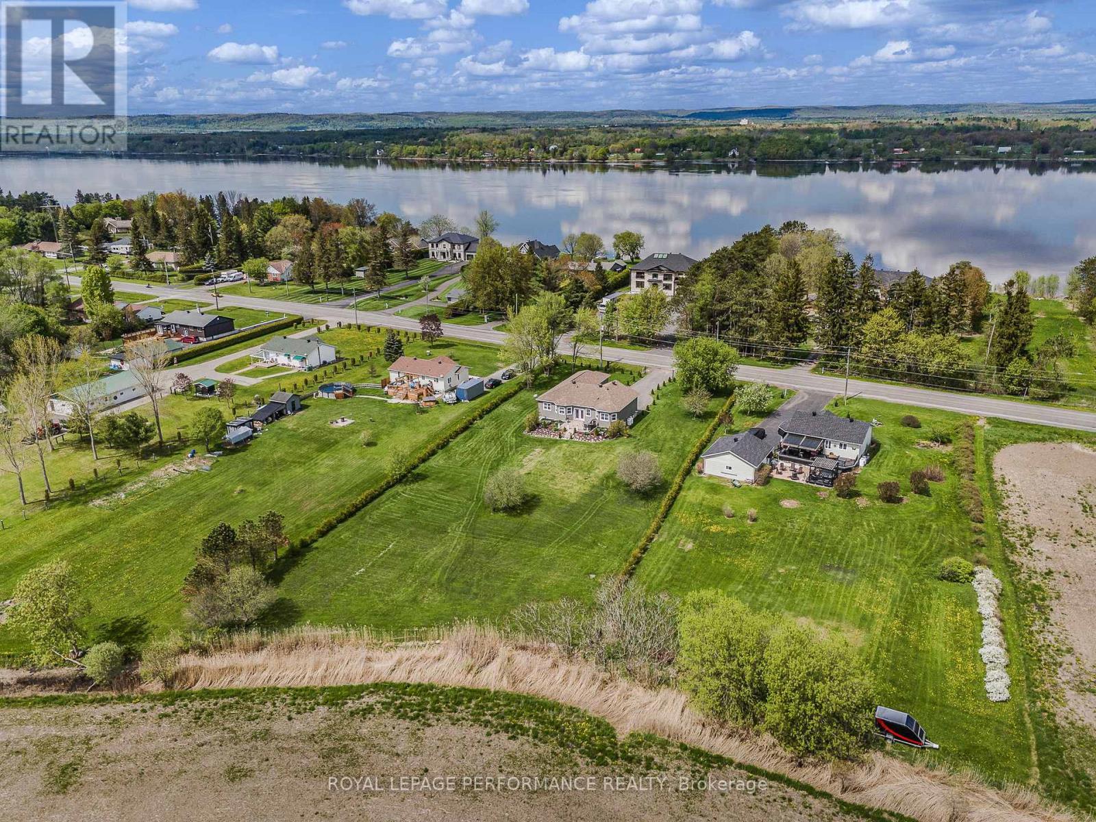 












3726 FRONT ROAD

,
Champlain,




Ontario
K6A2T4

