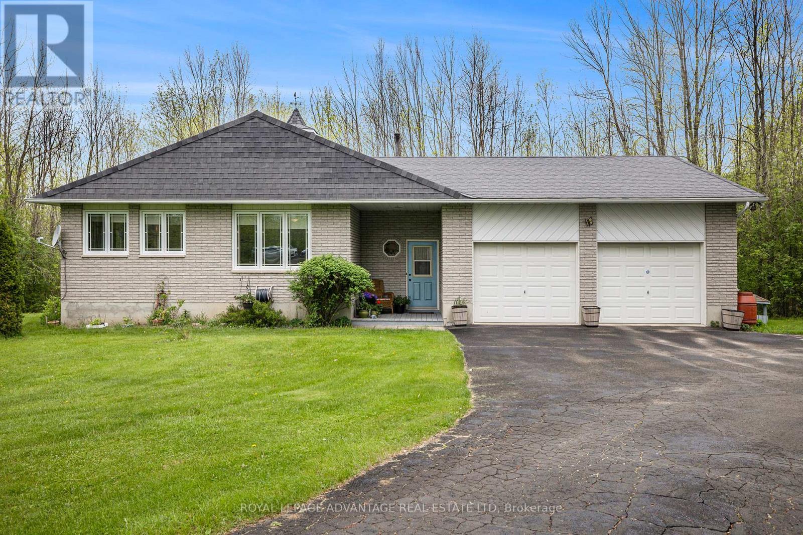 












198 SOMERVILLE DRIVE

,
Tay Valley,




Ontario
K7H3C6

